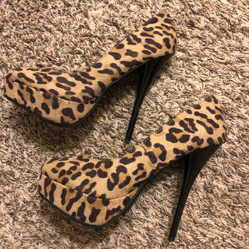 Leopard heels - Picture 2 of 5
